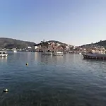 Suiteviewporos Galatas (Poros)