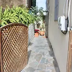 Suiteviewporos Apartment *