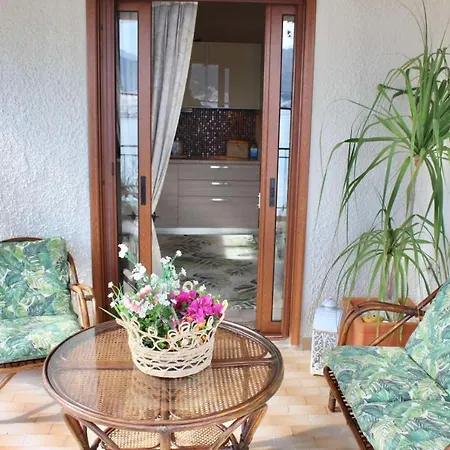 Suiteviewporos Apartment