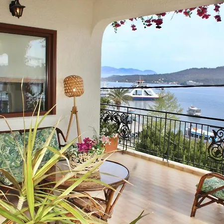 Suiteviewporos-luxury In Galatás