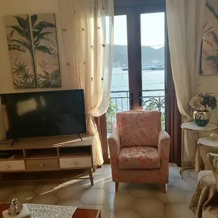 Suiteviewporos-luxury In Apartment Galatas (Poros)