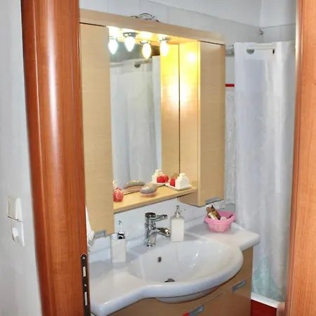 Suiteviewporos Apartment *