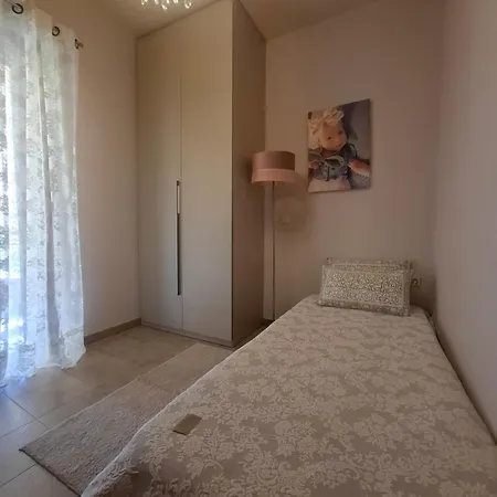 Suiteviewporos Apartment